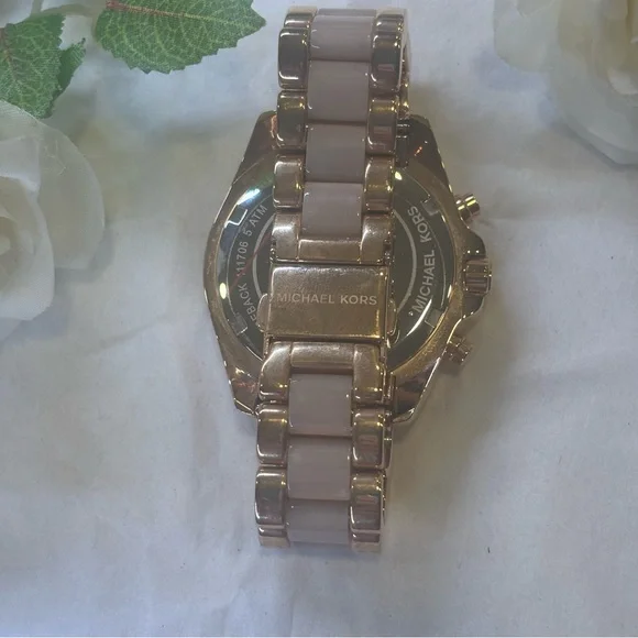 Michael Kors Bradshaw Mini Chronograph Ladies Rose Gold Tone Watch, model MK6066 - Picture 5 of 10